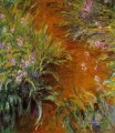 der Weg durch die Iris Claude Monet